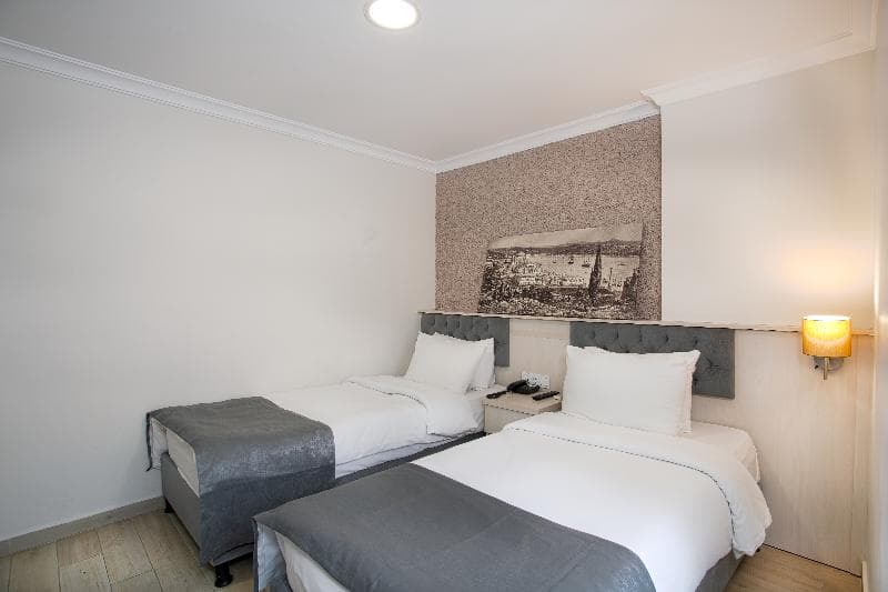 Sim Hotel 3