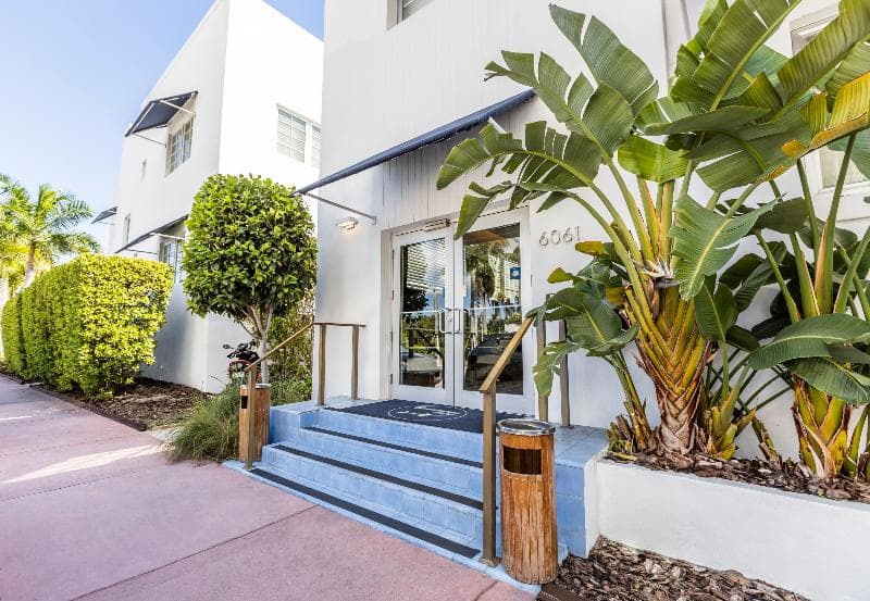 Oceanside Hotel main