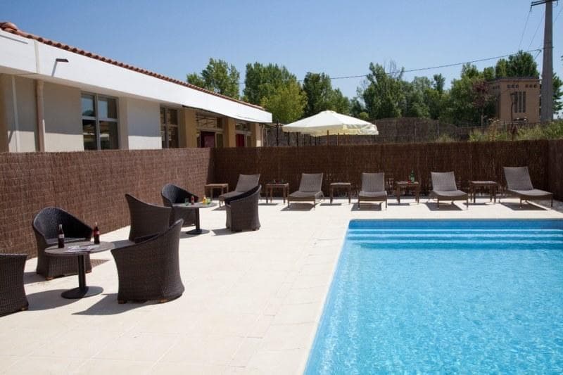Kyriad Aix Les Milles - Plan De Campagne photo 1