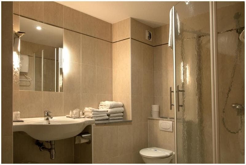 The Originals City Hotel Hippocampe Sete Balaruc 5