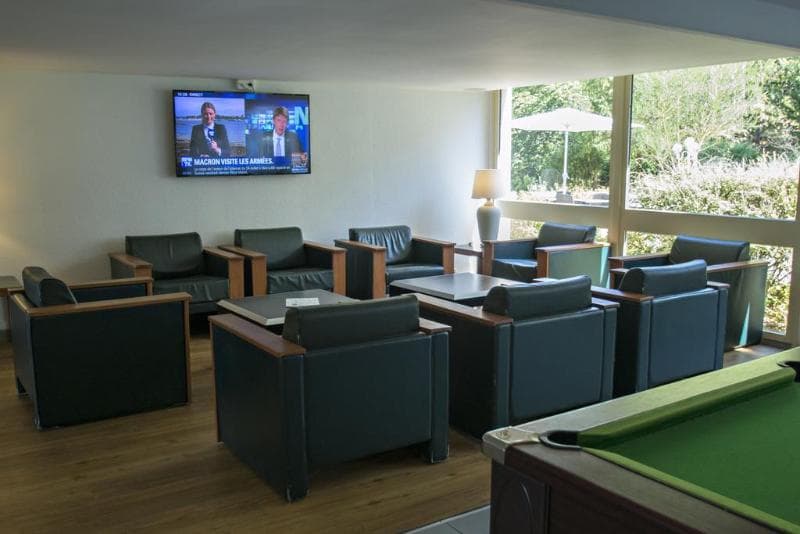 Hotel Kyriad Nemours 4