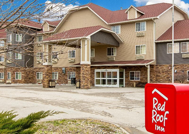Red Roof Inn Suites Council Bluffs 4