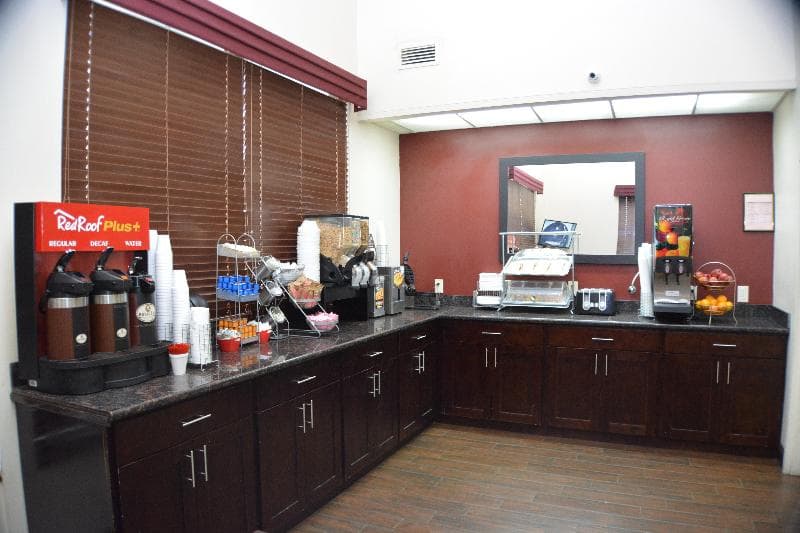 Red Roof Plus+ & Suites Chattanooga - Downtown main