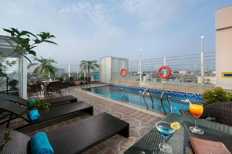 Silk Queen Hotel main