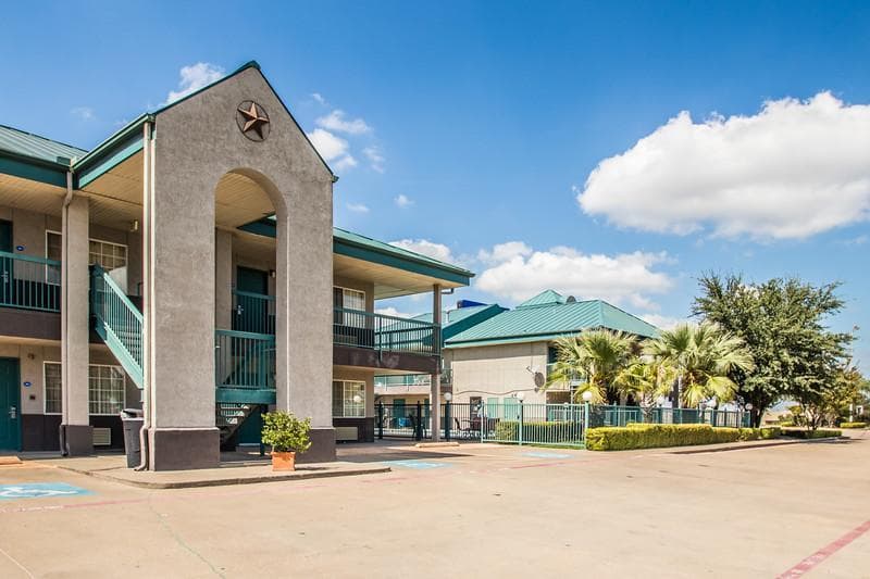 Americas Best Value Inn Ft. Worth 3