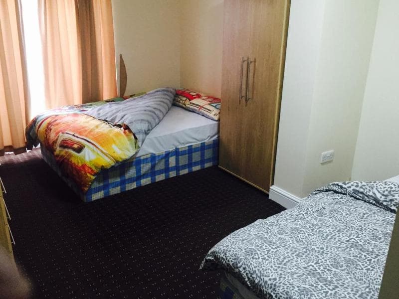 Woodlands Lodge Ilford 4