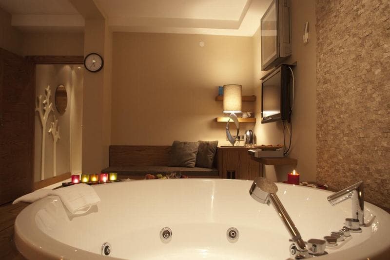 Triada Hotel 5