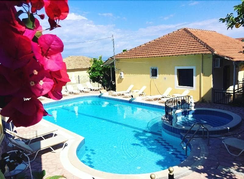 Avra Paradise Aparthotel 5