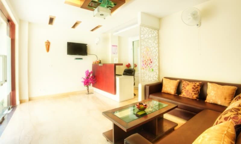 Treebo Trend Coral Tree 3