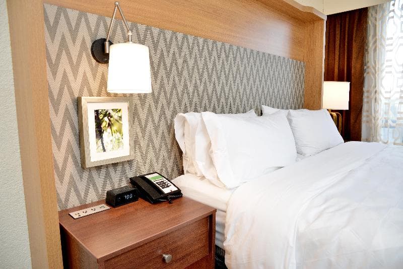 Holiday Inn Wilsonville 4