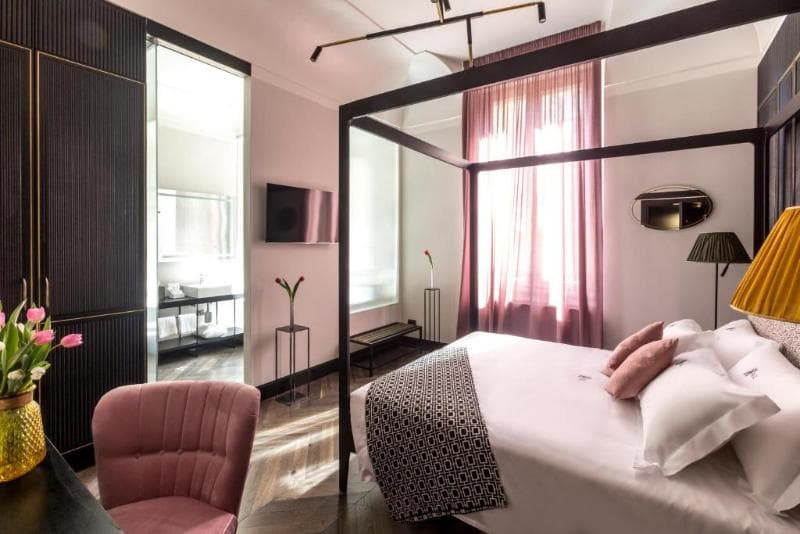 The Hall Tailor Suite 4