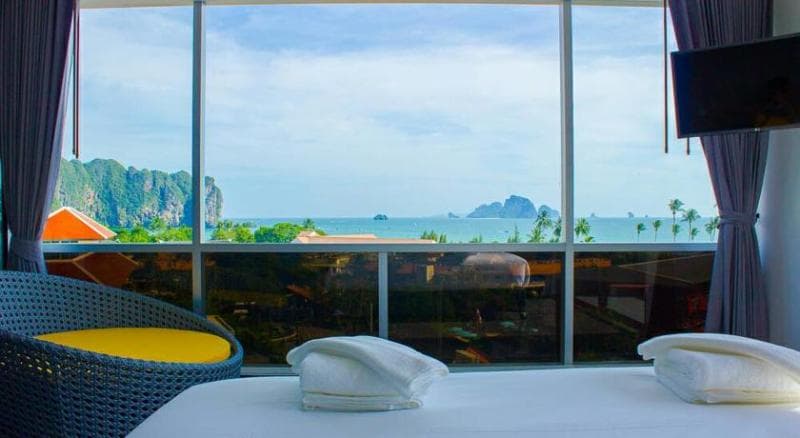 Wake Up Aonang Hotel 3