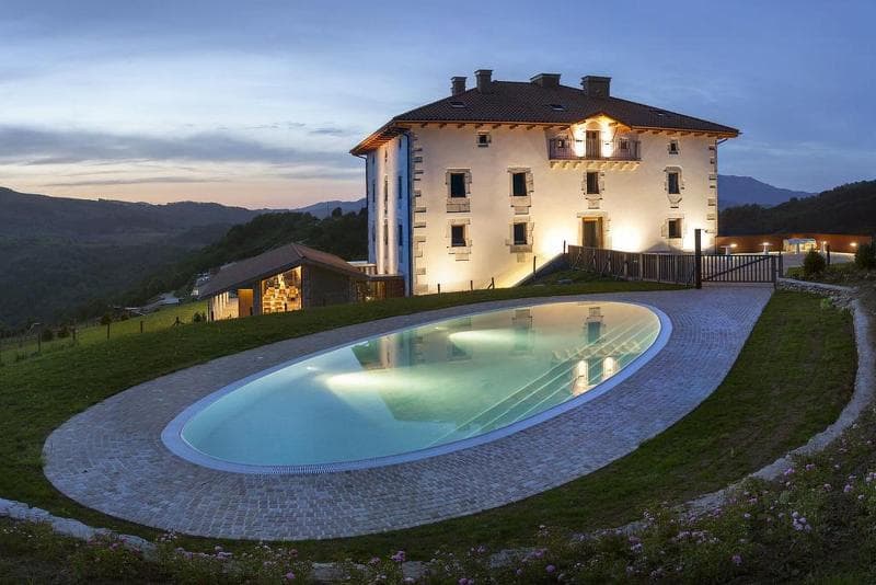 Palacio De Yrisarri By Irrisarri Land main