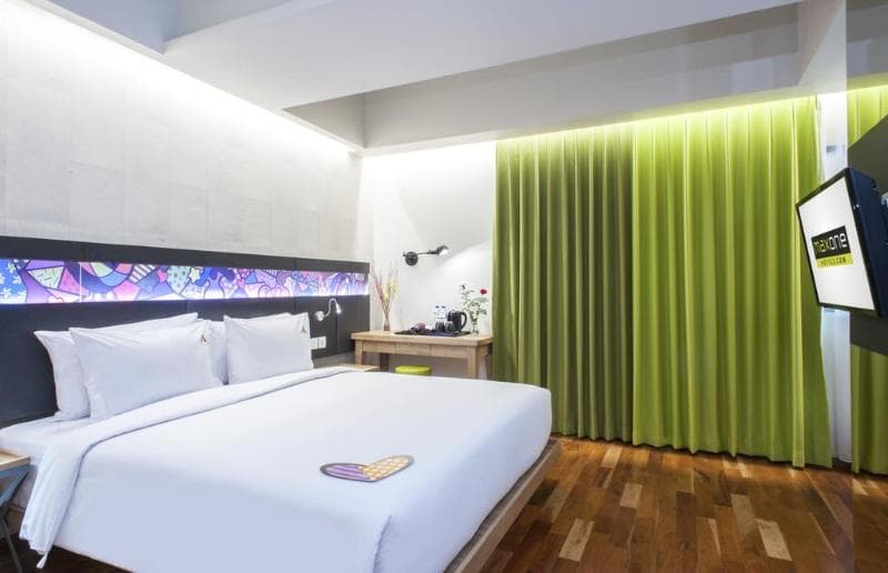 Maxonehotels At Dharmahusada Surabaya 5