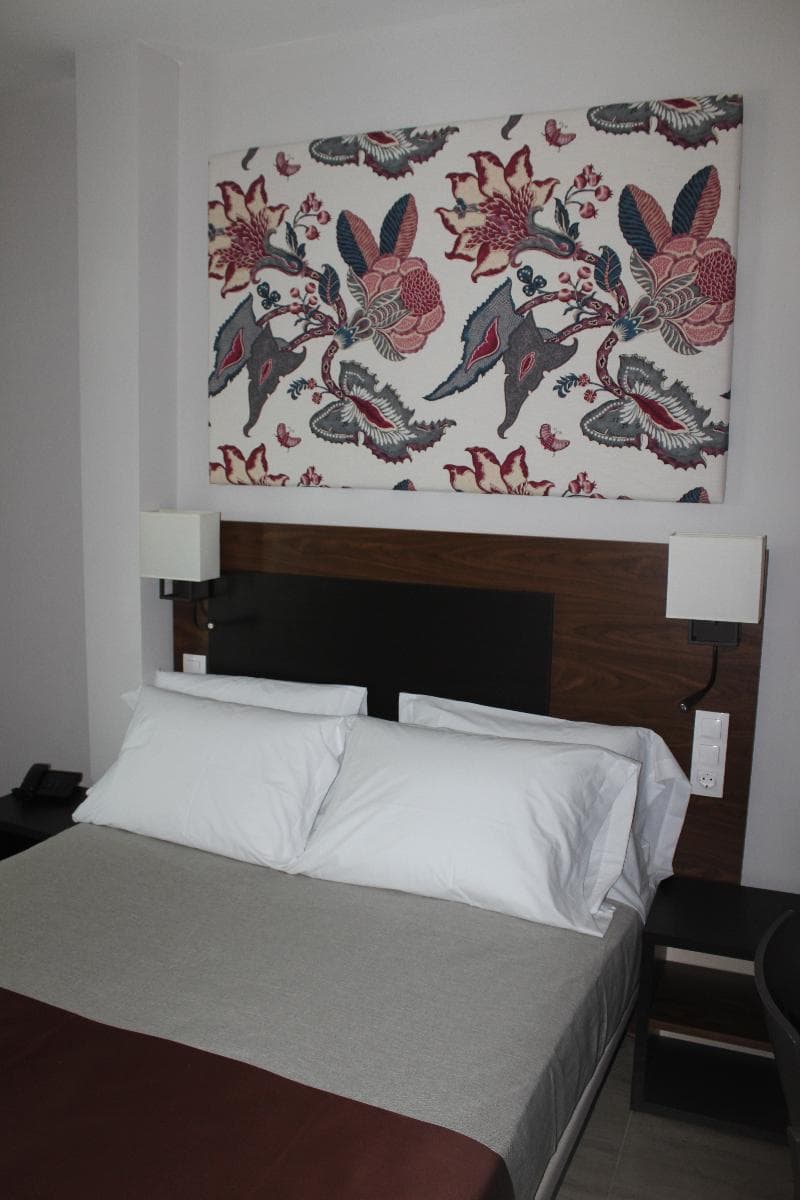 City Hotel 2