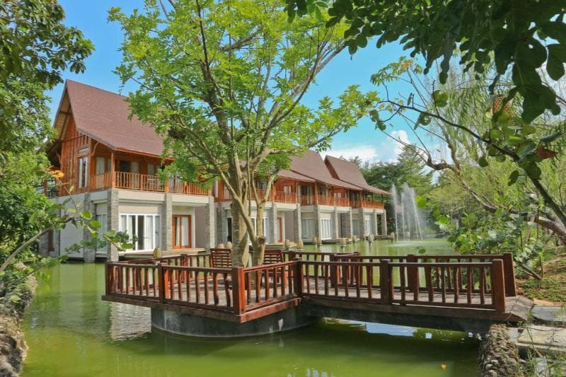 Grand Mega Resort And Spa Cepu 3