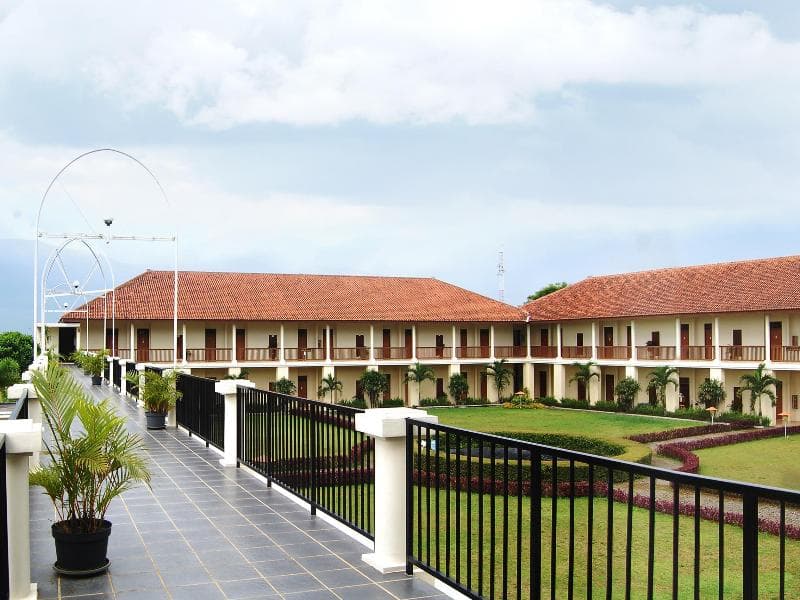 D Emmerick Salib Putih Hotel Salatiga 3