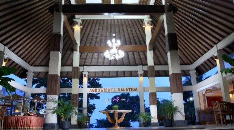 D Emmerick Salib Putih Hotel Salatiga 1