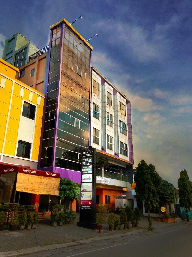 Nite & Day Surabaya Gunungsari photo 1