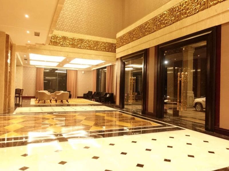 The Grantage Hotel & Sky Lounge 2