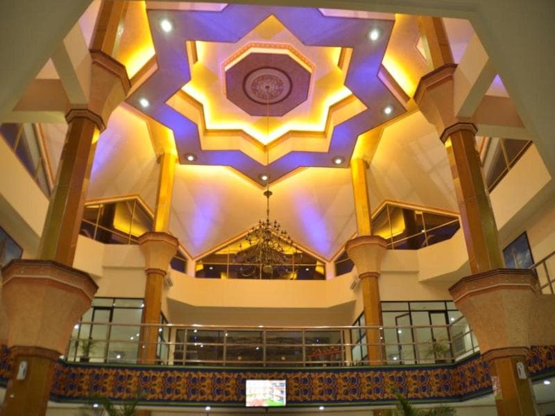 Yusro Hotel Restaurant & Convention 4