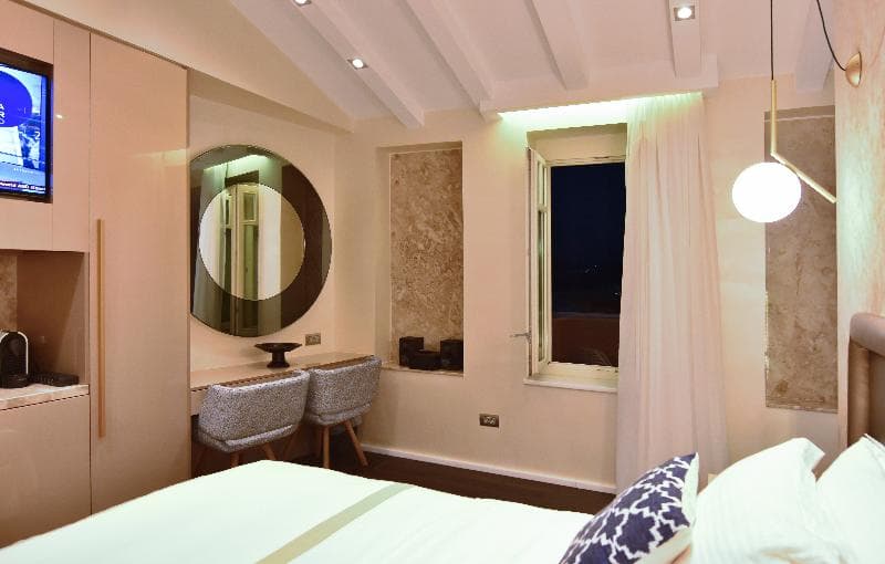 Consolato Boutique 3