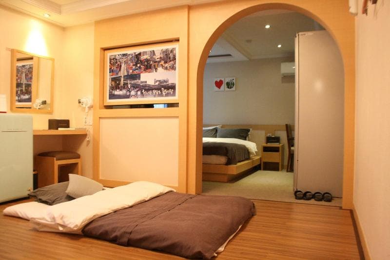 Galaxy Hotel 3