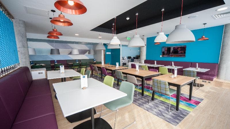 Holiday Inn Express Aberdeen Airport 4