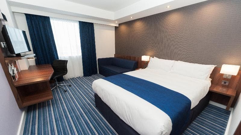 Holiday Inn Express Aberdeen Airport 5