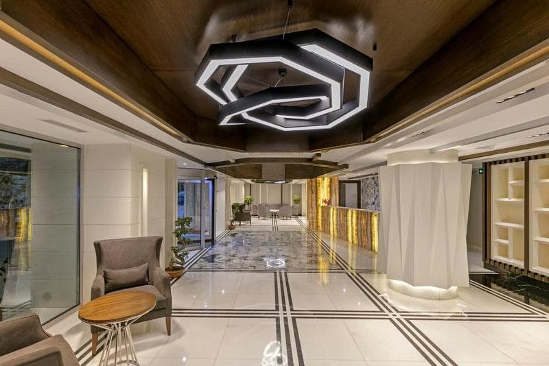 B Business Hotel & Spa 5