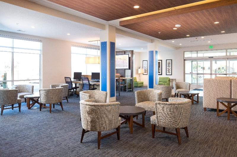 Holiday Inn Express Visalia - Sequoia Gateway Area 3