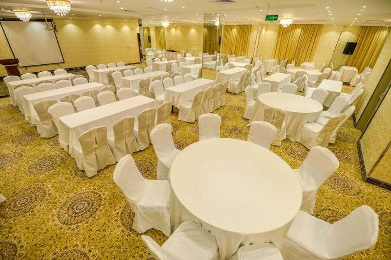Crown Town Hotel 4