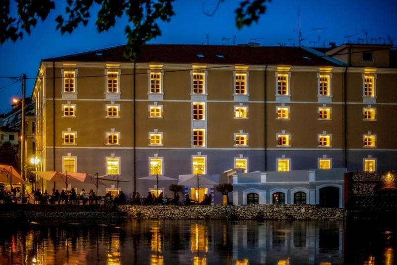 Hydrama Grand Hotel 5