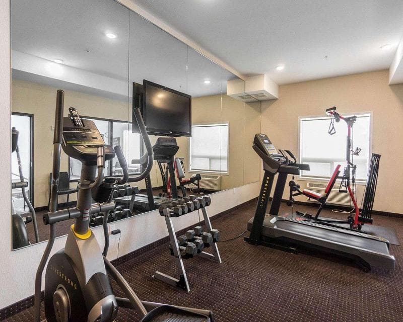 Comfort Inn & Suites 5