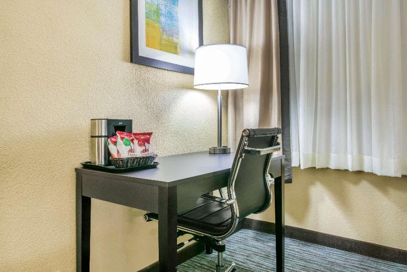 Clarion Inn Dayton Airport main