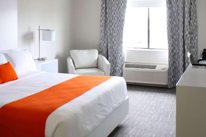 Schoenbrunn Inn & Suites 4
