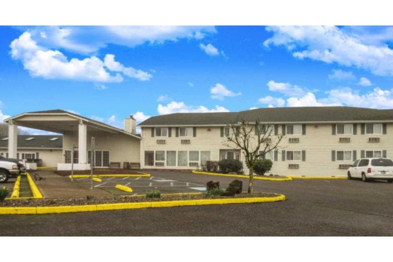 Quality Inn & Suites 4