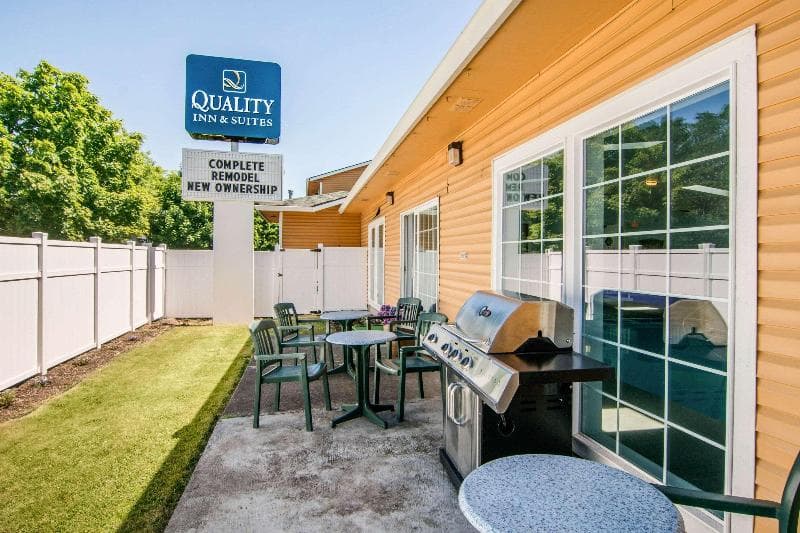 Quality Inn & Suites 2