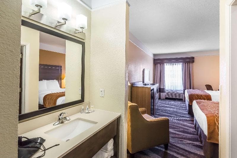 Comfort Inn I-10 East Near At&T Center 4