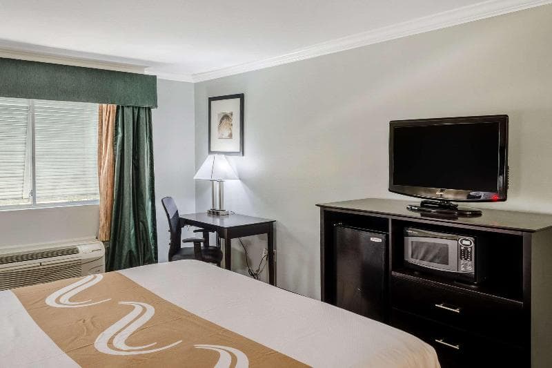 Quality Inn 3