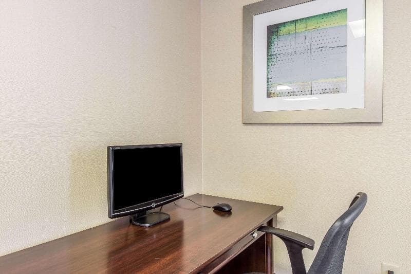 Quality Inn photo 1