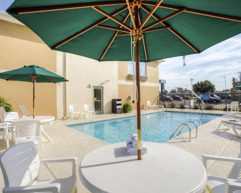 Quality Inn 4