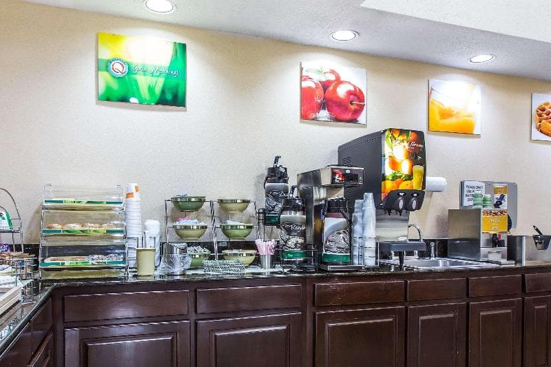 Quality Inn Eastman 4