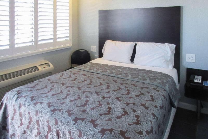 Rodeway Inn photo 1