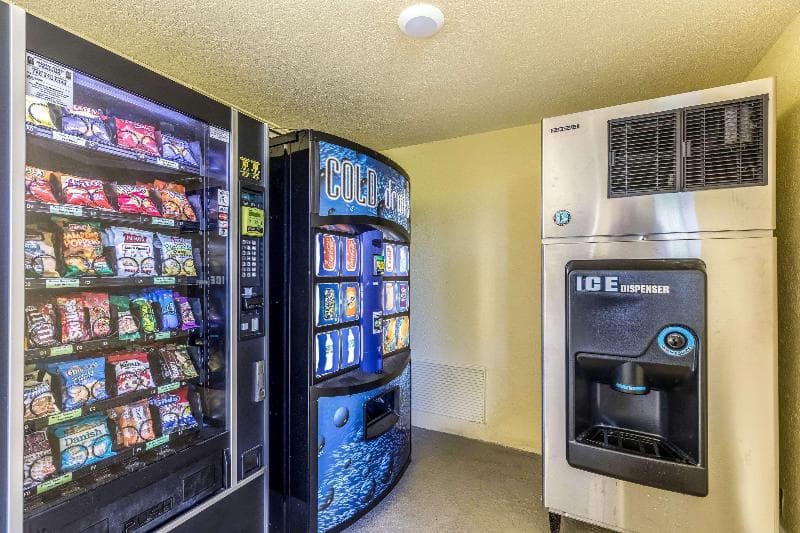 Quality Inn Palm Beach International Airport 4