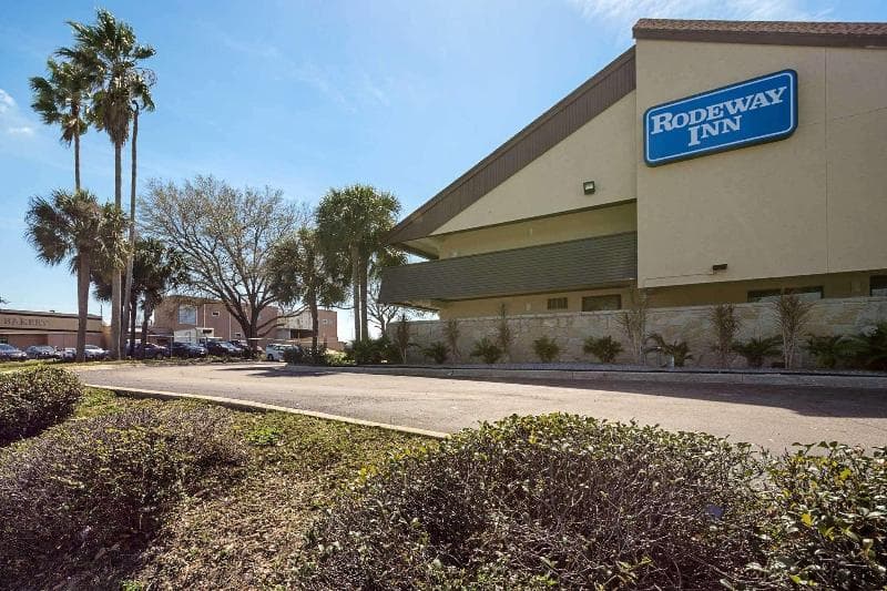 Rodeway Inn 5
