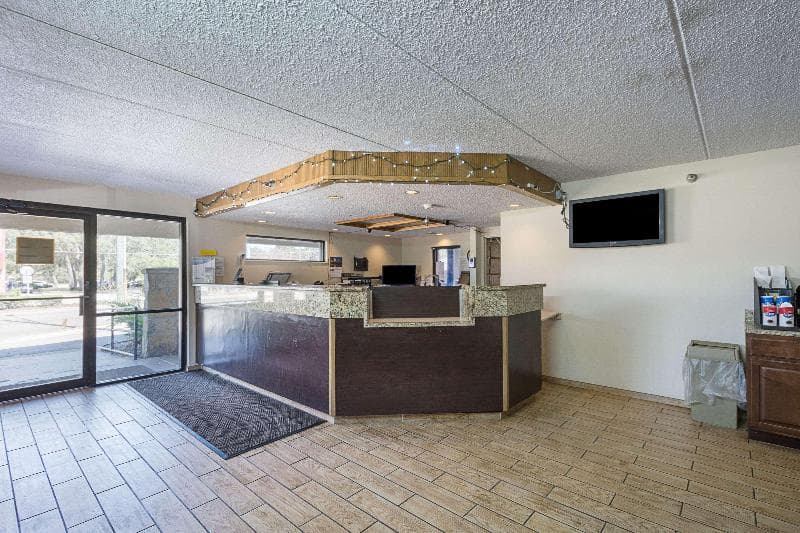 Rodeway Inn 3