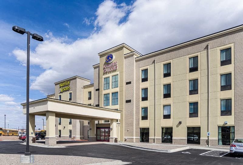 Comfort Suites Near Denver Downtown 2