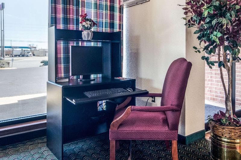 Econo Lodge Inn & Suites Conference Center photo 1