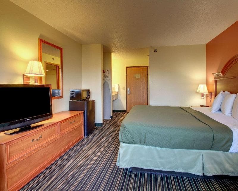 Quality Inn 4